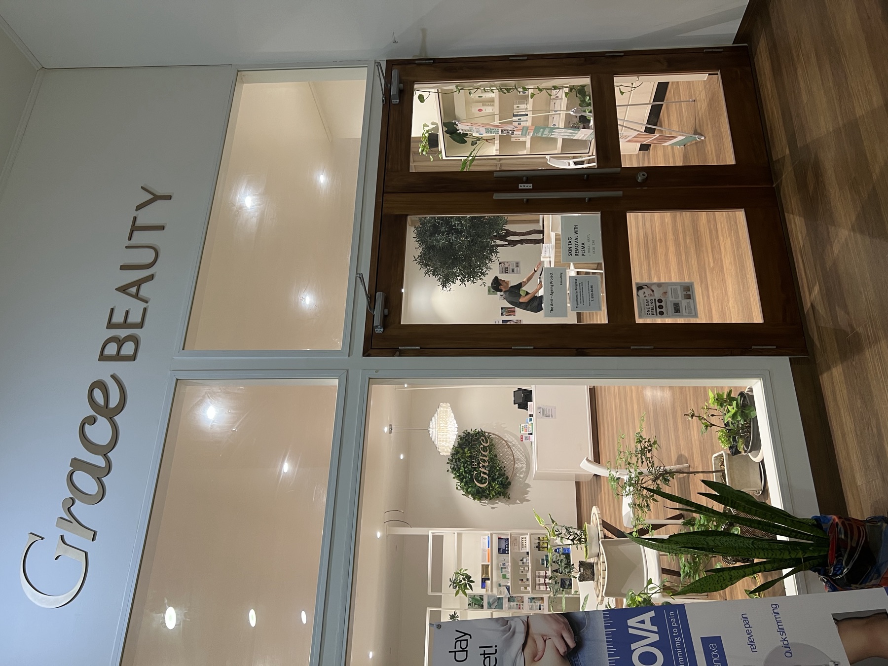Beauty salon space for student lifestyle support